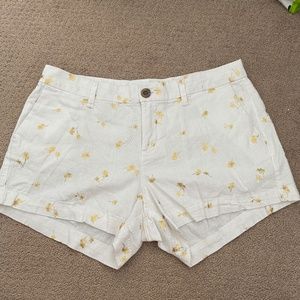 Old Navy Everyday Short- White with Gold Palm Tree